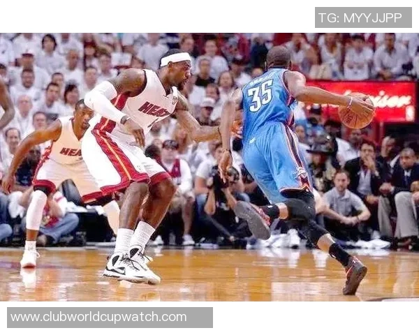 2012年NBA季后赛雷霆对小牛的激烈对决回顾与分析